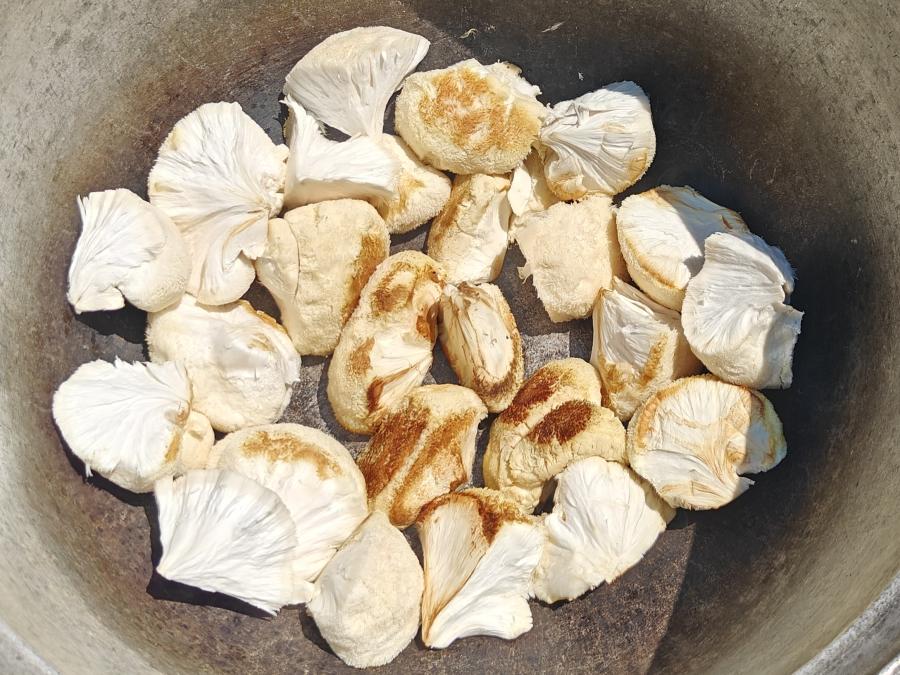 How to Cook Lion's Mane Mushroom: A Chef's Guide